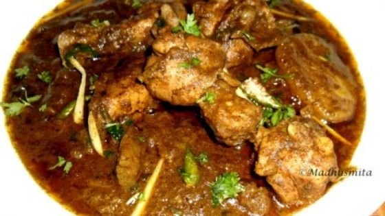 Til dia Murgir manxo aaloor soite, Chicken & potato in sesame seed paste gravy Til dia Murgir manxo aaloor soite